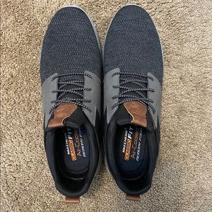 SKETCHERS Delson-Camben shoe. Size 11.5 Black/Grey